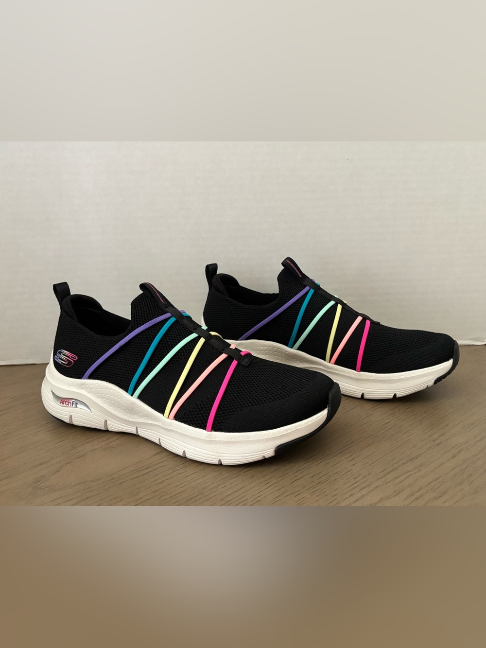SKECHERS WOMEN'S SNEAKERS SIZE 8.5 ARCH FIT 2.0 RAINBOW STRIPES COLORFUL SLIP ON